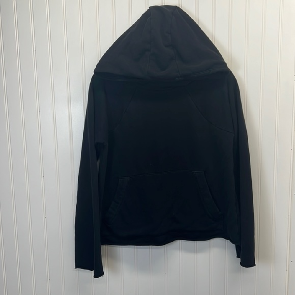 ATHLETA Black Cropped Hoodie Raw Hem Raglan Bell Sleeve Sz M‎